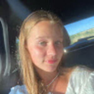 Meet your Posher, Magdalena